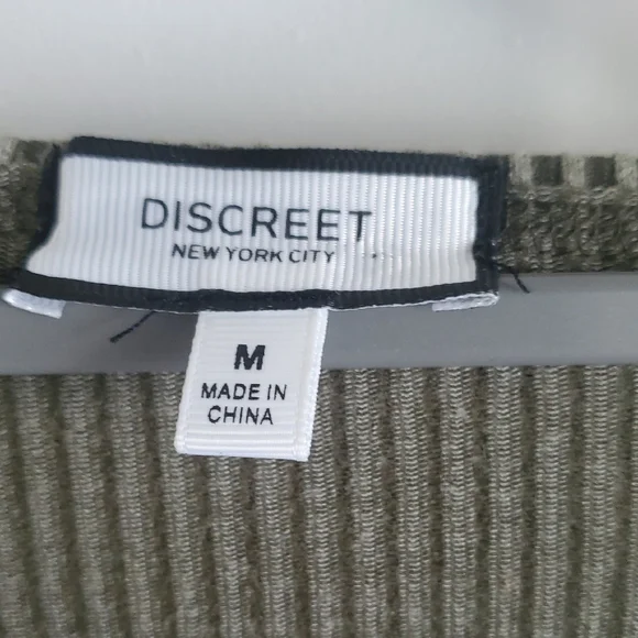 Discreet Olive Ribbed Knitwear - Picture 2 of 3